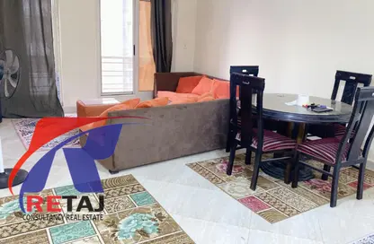 شقة - 3 غرف نوم - 2 حمامات للايجار في حى القرنفل - التجمع الخامس - مدينة القاهرة الجديدة - القاهرة