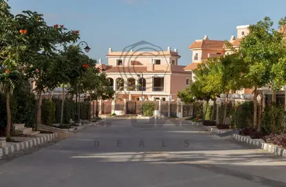 تاون هاوس - 3 غرف نوم - 5 حمامات للبيع في كليوباترا بالاس - الحي الخامس - مدينة الشروق - القاهرة