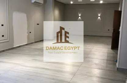 شقة - 3 غرف نوم - 2 حمامات للبيع في شارع 30 - الحي الثالث عشر - الشيخ زايد - الجيزة