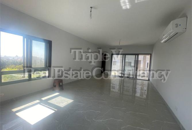 8172841 - Property Image 3