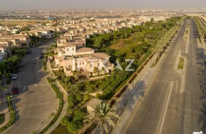 Villa - 5 Bedrooms - 6 Bathrooms for sale in Uptown Cairo - Mokattam - Cairo
