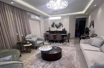 Apartment - 3 Bedrooms - 2 Bathrooms for sale in 8th District - Sheikh Zayed City - Giza