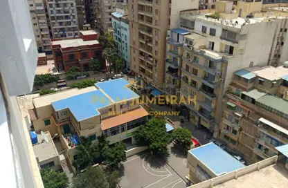 شقة - 3 غرف نوم - 2 حمامات للايجار في شارع عمر المختار - جناكليس - حي شرق - الاسكندرية