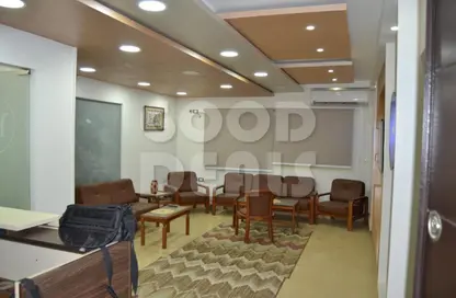 Apartment - 3 Bedrooms - 2 Bathrooms for sale in Zeid Ibn Sabet St. - El Hegaz Square - El Nozha - Cairo