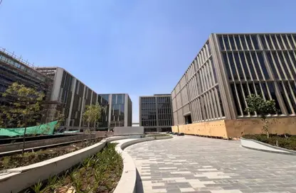 Office Space - Studio - 4 Bathrooms for rent in One Ninety Mall - South Teseen St. - The 5th Settlement - New Cairo City - Cairo
