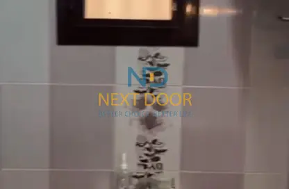 Apartment - 3 Bedrooms - 2 Bathrooms for sale in Area D - Ganoob El Acadimia - New Cairo City - Cairo