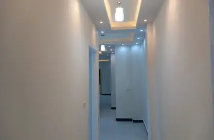 شقة - 2 غرف نوم - 1 حمام للايجار في شارع الدكتور محي الدين الصافي - الحي الرابع - مدينة 6 أكتوبر - الجيزة