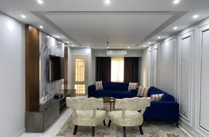 شقة - 3 غرف نوم - 3 حمامات للبيع في المستثمر الصغير - الحي العاشر - الشيخ زايد - الجيزة شقة - 3 غرف نوم - 3 حمامات للبيع في المستثمر الصغير - الحي العاشر - الشيخ زايد - الجيزة