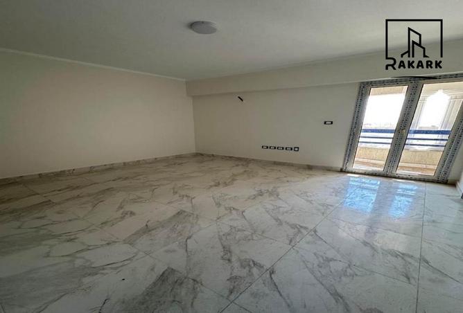 8313837 - Property Image 3