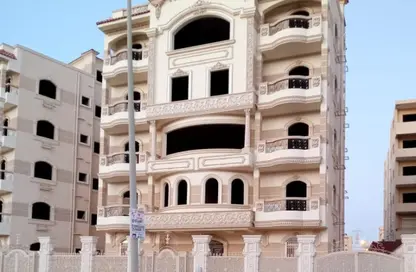 Whole Building - 3 Bedrooms - 2 Bathrooms for sale in North Teseen St. - The 5th Settlement - New Cairo City - Cairo