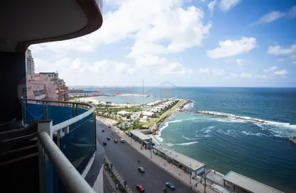 شقة - 3 غرف نوم - 4 حمامات للبيع في سان ستيفانو - حي شرق - الاسكندرية