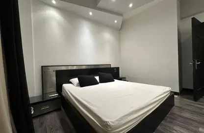 Apartment - 2 Bedrooms - 2 Bathrooms for rent in Ganoob El Acadimia - New Cairo City - Cairo