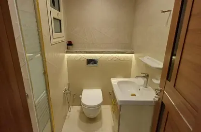 Apartment - 3 Bedrooms - 2 Bathrooms for sale in Al Bahr Al Aazam  St. - Giza District - Ganoub El Giza - Giza