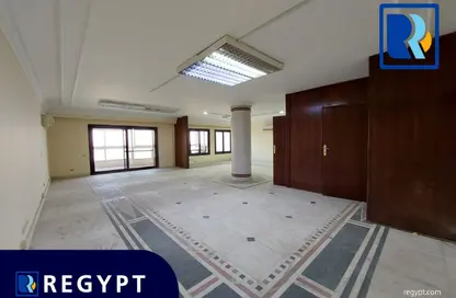 طابق كامل - استوديو - 3 حمامات للايجار في شارع كورنيش النيل - المعادي - حي المعادي - القاهرة