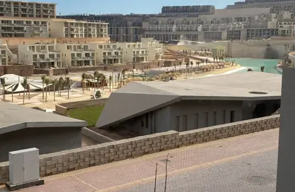شاليه - غرفة نوم - 2 حمامات للبيع في المونت جلاله - العين السخنة - السويس