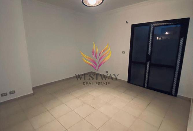 8009677 - Property Image 2