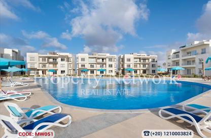 Chalet - 2 Bedrooms - 2 Bathrooms for sale in Sea View - Ras Al Hekma - North Coast