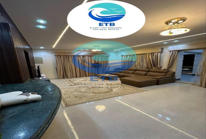 8372281 - Property Image 2