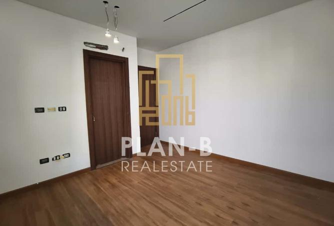 8268077 - Property Image 3