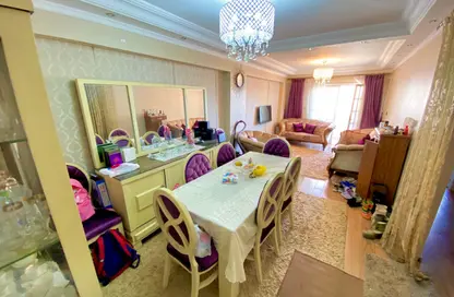 Apartment - 2 Bedrooms - 1 Bathroom for sale in Ibn Thabit St. - Bolkly - Hay Sharq - Alexandria