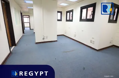 Office Space - Studio - 3 Bathrooms for rent in Cornish El Nile St. - Maadi - Hay El Maadi - Cairo