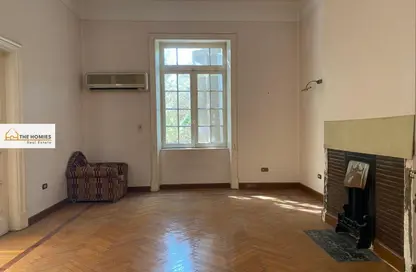 Apartment - 5 Bedrooms - 2 Bathrooms for sale in Al Kamel Mohamed St. - Zamalek - Cairo