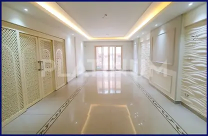 Apartment - 3 Bedrooms - 3 Bathrooms for sale in Ahmed Zewail Square - Waboor Elmayah - Hay Wasat - Alexandria