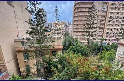 شقة - 3 غرف نوم - 3 حمامات للبيع في شارع مصطفي ماهر - جليم - حي شرق - الاسكندرية