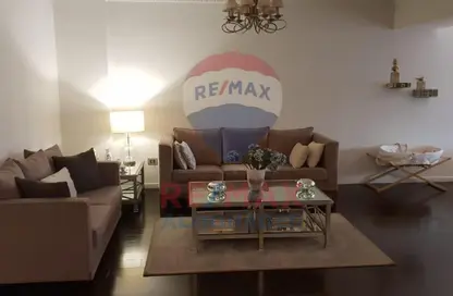 شقة - 3 غرف نوم - 3 حمامات للبيع في شارع بهاء الدين قراقوش - الزمالك - القاهرة