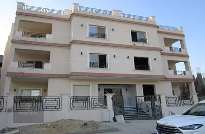 Apartment - 3 Bedrooms - 4 Bathrooms for sale in West Golf - El Katameya Compounds - El Katameya - New Cairo City - Cairo