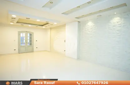 Apartment - 3 Bedrooms - 1 Bathroom for sale in Zezenia - Hay Sharq - Alexandria
