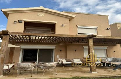 Villa - 4 Bedrooms - 5 Bathrooms for sale in Mivida - 5th Settlement Compounds - The 5th Settlement - New Cairo City - Cairo