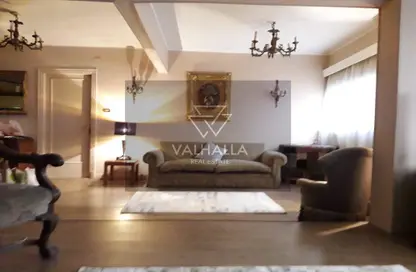 Apartment - 2 Bedrooms - 2 Bathrooms for rent in Shagaret Al Dor St. - Zamalek - Cairo