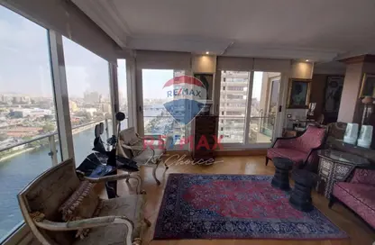 Apartment - 3 Bedrooms - 2 Bathrooms for sale in Nile Corniche St. - Al Agouza - Giza