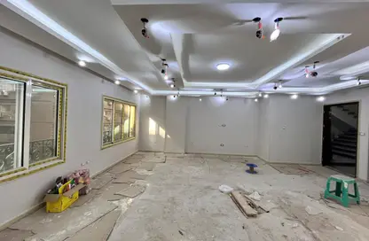 مساحات مكتبية - استوديو - 3 حمامات للايجار في شارع مصدق - الدقي - الجيزة