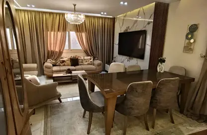 شقة - 3 غرف نوم - 3 حمامات للبيع في شارع ايران - الدقي - الجيزة