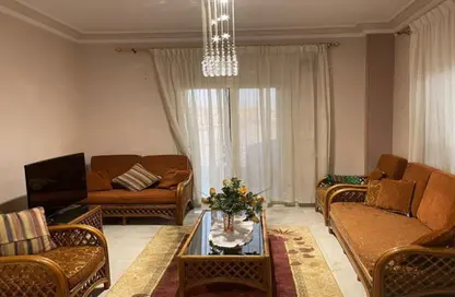 Apartment - 2 Bedrooms - 1 Bathroom for rent in South Lotus - El Lotus - New Cairo City - Cairo