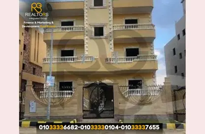 بناية كاملة - 8 غرف نوم - 8 حمامات للبيع في الكرما 2 - الحي الخامس - الشيخ زايد - الجيزة