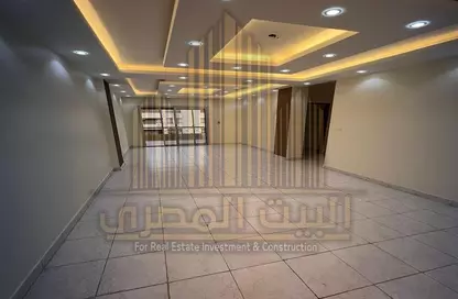 Apartment - 2 Bedrooms - 1 Bathroom for rent in Om Kalthoum St. - Rehab City Third Phase - Al Rehab - New Cairo City - Cairo