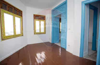 Apartment - 5 Bedrooms - 1 Bathroom for sale in Al Kornish Square - Sporting - Hay Sharq - Alexandria