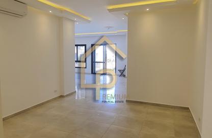 شقة - 3 غرف نوم - 3 حمامات للايجار في ذا كورت ياردز - كمبوندات الشيخ زايد - الشيخ زايد - الجيزة