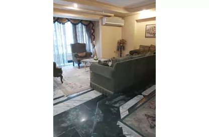 Apartment - 3 Bedrooms - 3 Bathrooms for sale in Dokki - Giza