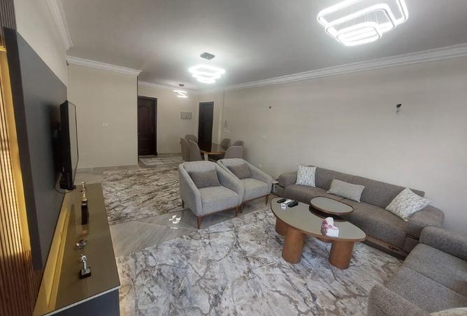 8392389 - Property Image 2