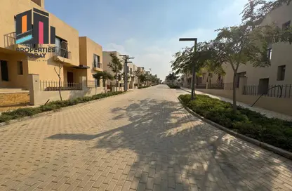 تاون هاوس - 3 غرف نوم - 4 حمامات للبيع في أو ويست - كمبوندات 6 أكتوبر - مدينة 6 أكتوبر - الجيزة