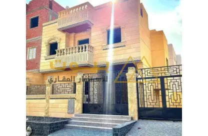Villa - 6 Bedrooms - 2 Bathrooms for sale in 15 May City - Cairo