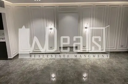Apartment - 2 Bedrooms - 2 Bathrooms for sale in Lake View Residence - 5th Settlement Compounds - The 5th Settlement - New Cairo City - Cairo