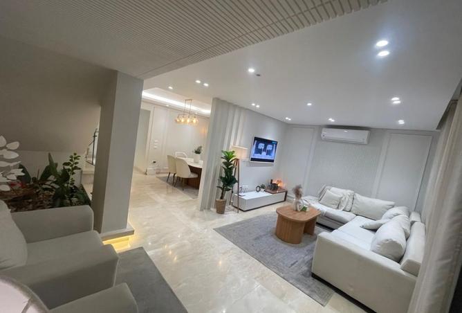 8069863 - Property Image 3