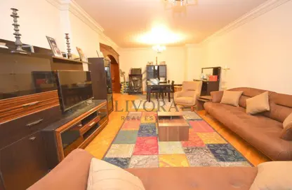 شقة - 3 غرف نوم - 3 حمامات للبيع في شارع كفر عبده - كفر عبده - رشدي - حي شرق - الاسكندرية