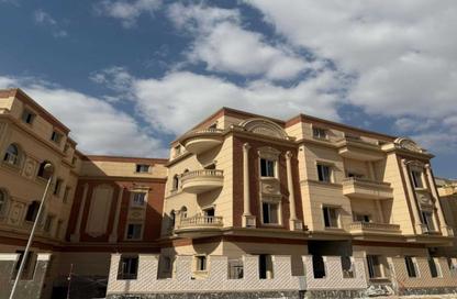 Apartment - 4 Bedrooms - 3 Bathrooms for sale in Area D - Ganoob El Acadimia - New Cairo City - Cairo