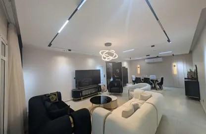 شقة - 2 غرف نوم - 2 حمامات للايجار في ذا ريزيدنسز - هايد بارك - مدينة القاهرة الجديدة - القاهرة